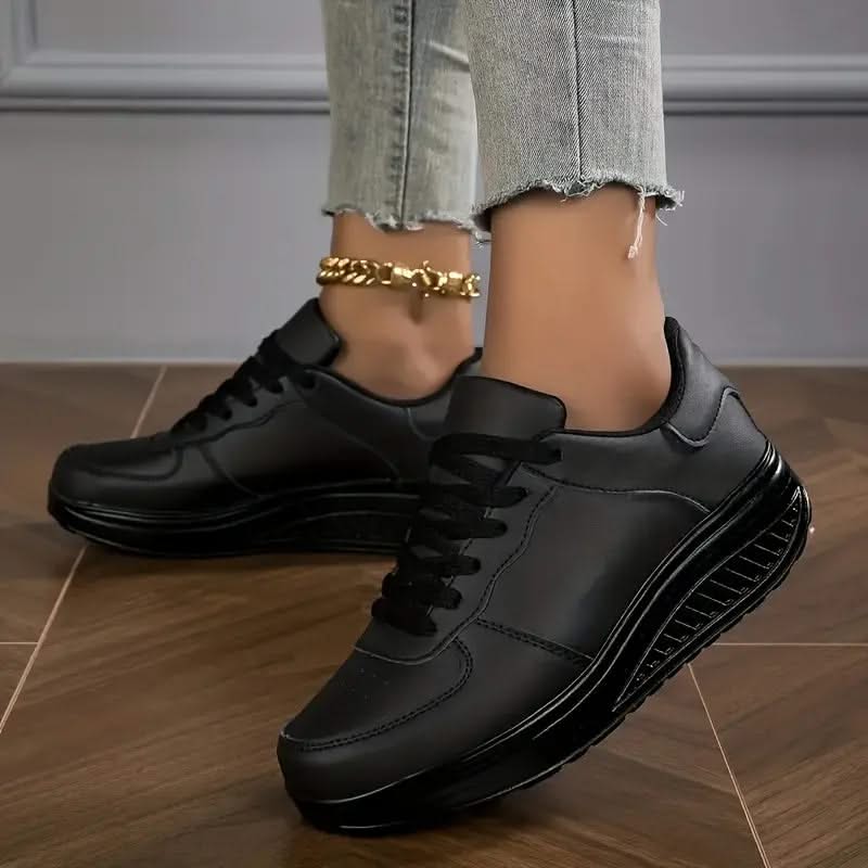 CHLOE LACE-UP SNEAKERS
