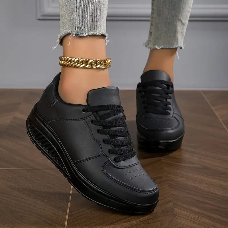 CHLOE LACE-UP SNEAKERS