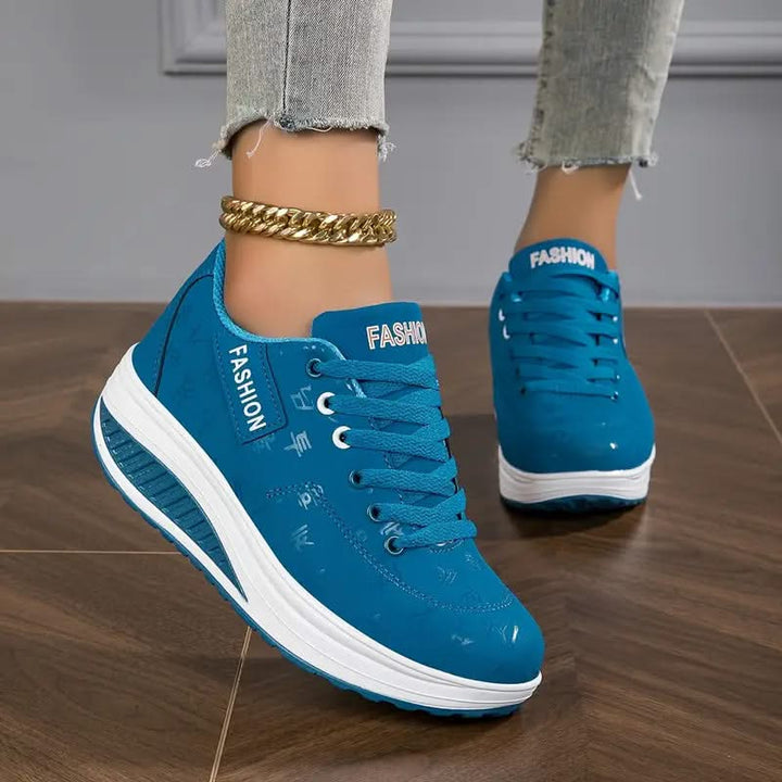 CHLOE LACE-UP SNEAKERS