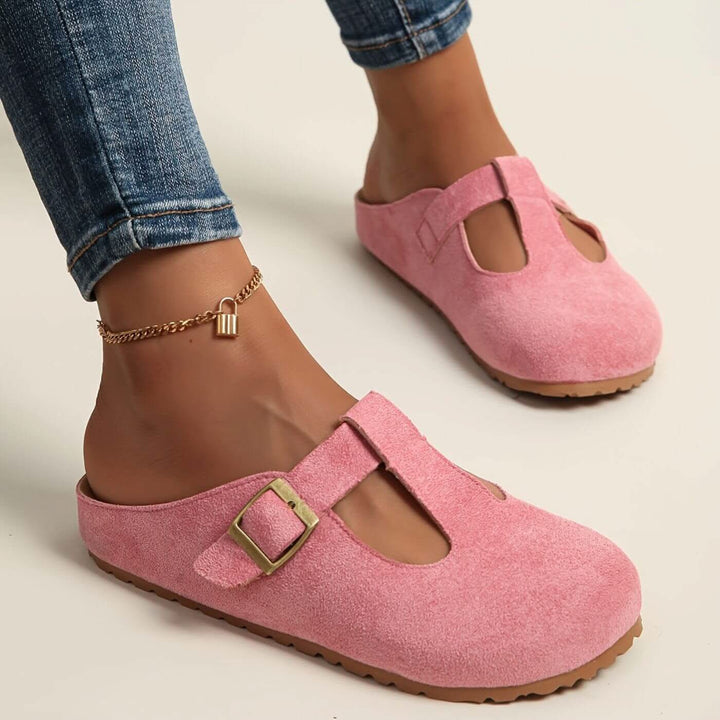 CLARA STREAMLINED COMFORT CLOGS