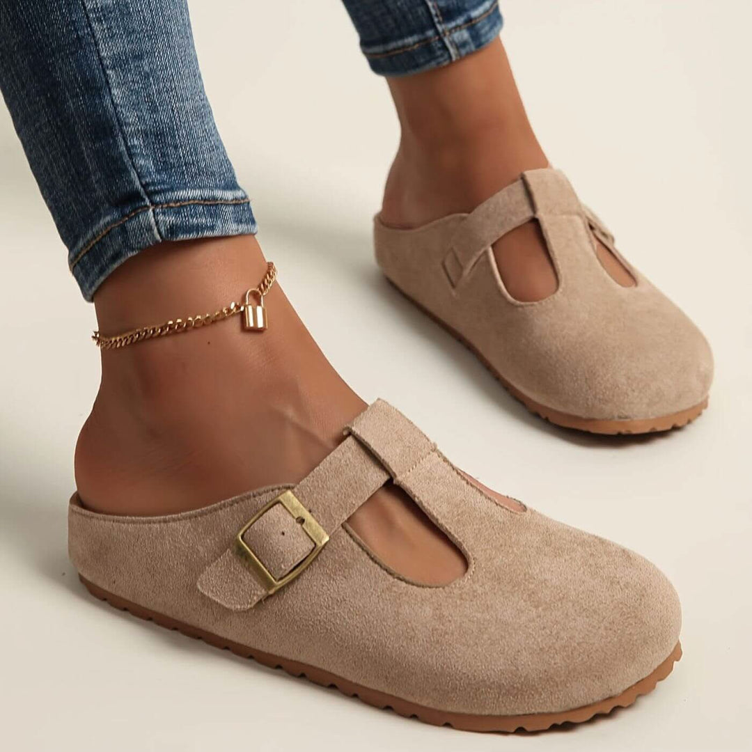 CLARA STREAMLINED COMFORT CLOGS
