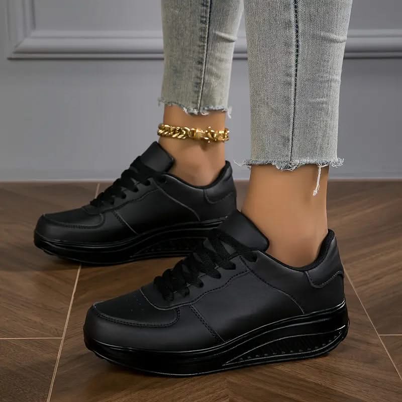 CHLOE LACE-UP SNEAKERS