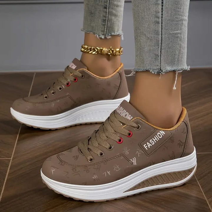 CHLOE LACE-UP SNEAKERS