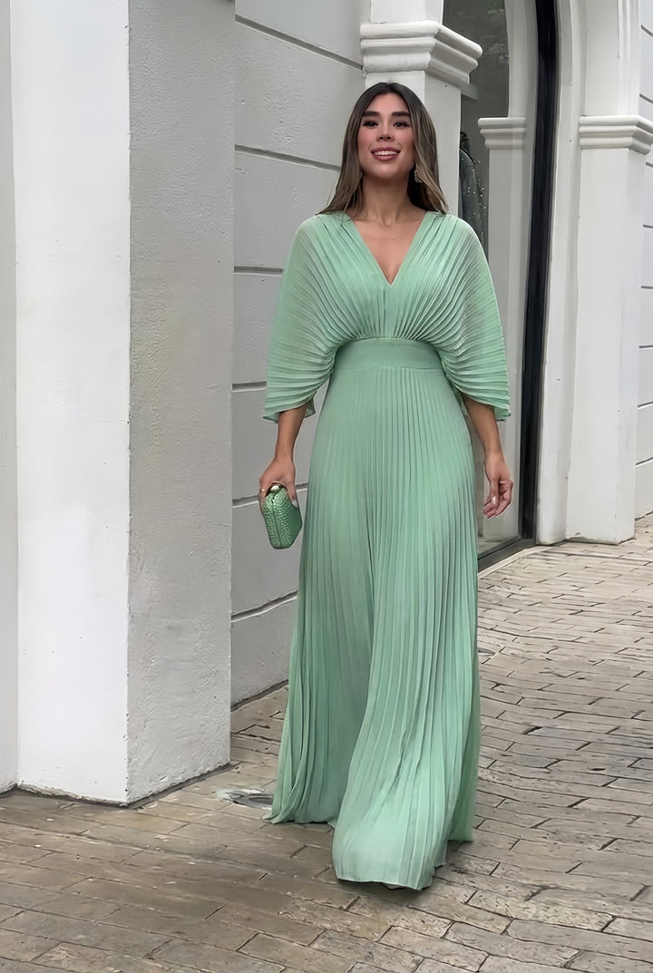 Serelina Pleated Elegance Maxi Dress